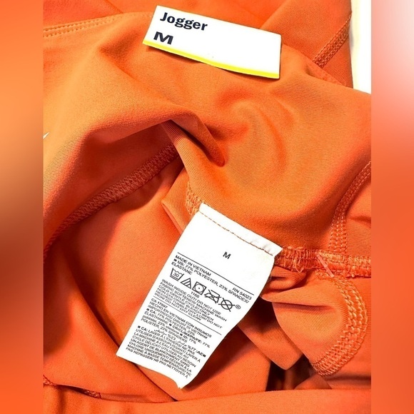 Old Navy Powersoft Go Dry Crop Joggers - Picture 6 of 7